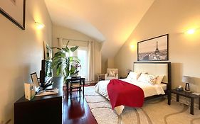 Stunning Studio in the Beaches